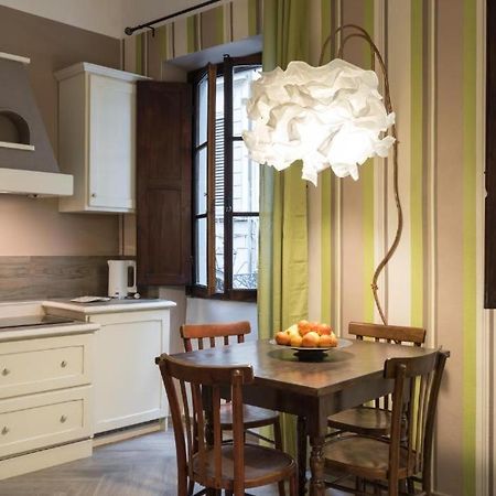 The Hobbit Guelfa Apartment Florence Exterior photo