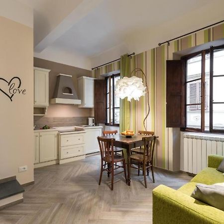 The Hobbit Guelfa Apartment Florence Exterior photo